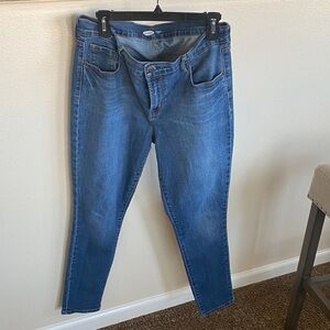 Old Navy Women's Skinny Jeans in Blue